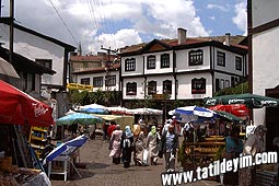  Beypazar Sokaklar

Fotoraf: Bumin Ergenekon
Tarih: 25 HAZRAN 2005