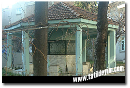  Eski Camii Şadırvanı

Fotoğraf: Gökhan Önal
Tarih: 24 TEMMUZ 2002