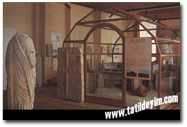  Tekirdağ Müzesi Taş Eserler Salonu
Tarih: 27 EKİM 2002
