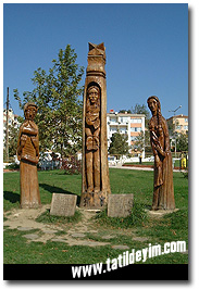  Barış ve Özgürlük Parkı, Rakoczi Heykeli

Fotoğraf: Mahir Yıldız
Tarih: 27 EKİM 2002