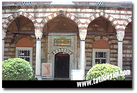  HASEK HRREM SULTAN HAMAMI (AYASOFYA HAMAMI)

Fotoraf: Gkhan nal
Tarih: 18 AUSTOS 2002