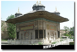  III.Ahmet Çeşmesi

Fotoğraf: Gökhan Önal
Tarih: 12 AĞUSTOS 2002