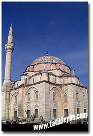 Cedid Ali Paşa Camii (Fotoğraf: Gökhan Önal, 13 KASIM 

2002)