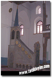 Arap Camii Minberi [Fotoğraf: Gökhan Önal, 12 AĞUSTOS 2002]